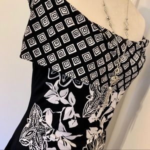 🌺WHBM Flattering, forgiving & flawless! W/catch🌺